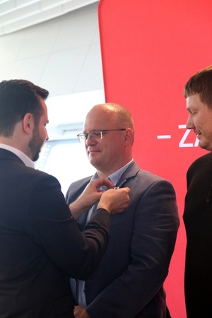 Policjant na wręczeniu odznaczeń